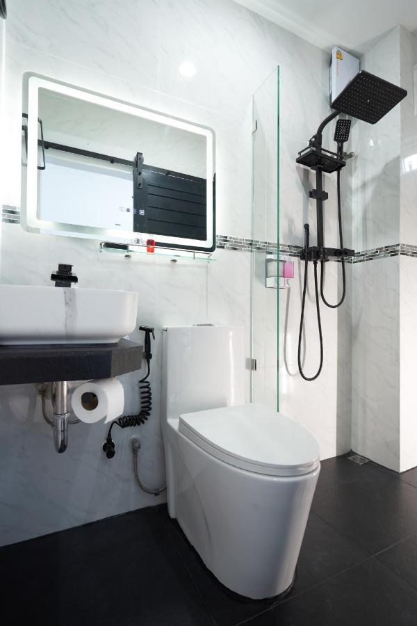 Thonglor Suites Hotel Bangkok Extérieur photo