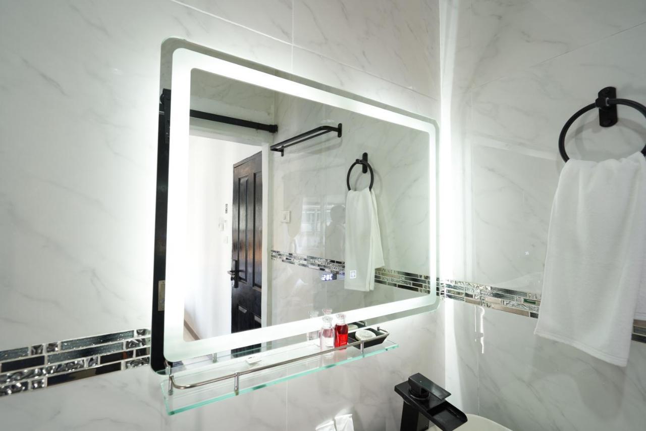 Thonglor Suites Hotel Bangkok Extérieur photo