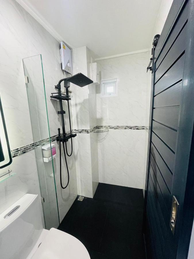 Thonglor Suites Hotel Bangkok Extérieur photo