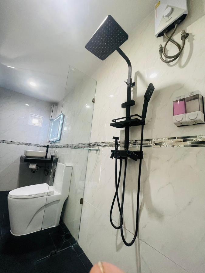 Thonglor Suites Hotel Bangkok Extérieur photo