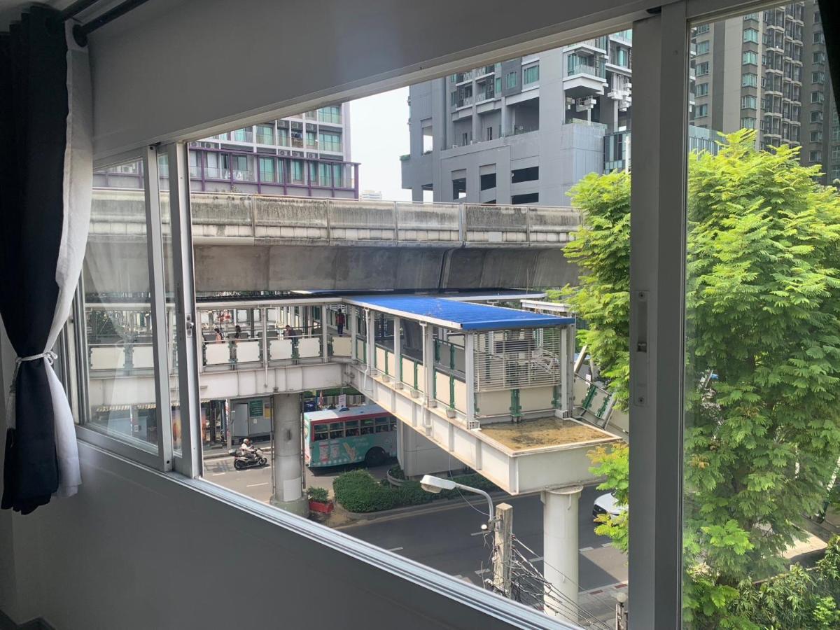 Thonglor Suites Hotel Bangkok Extérieur photo